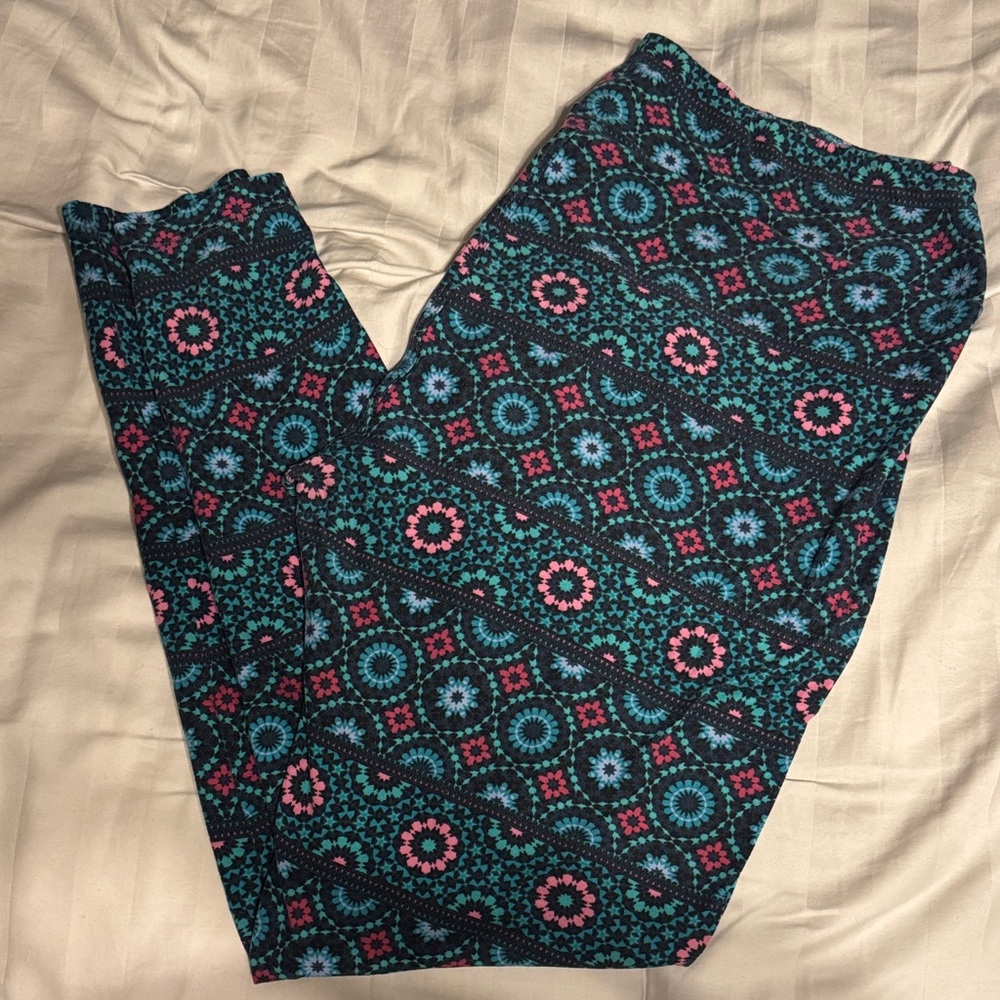EUC LuLaRoe TC Tall and Curvy Floral Patterned Leggings - Black, Pink, Blue